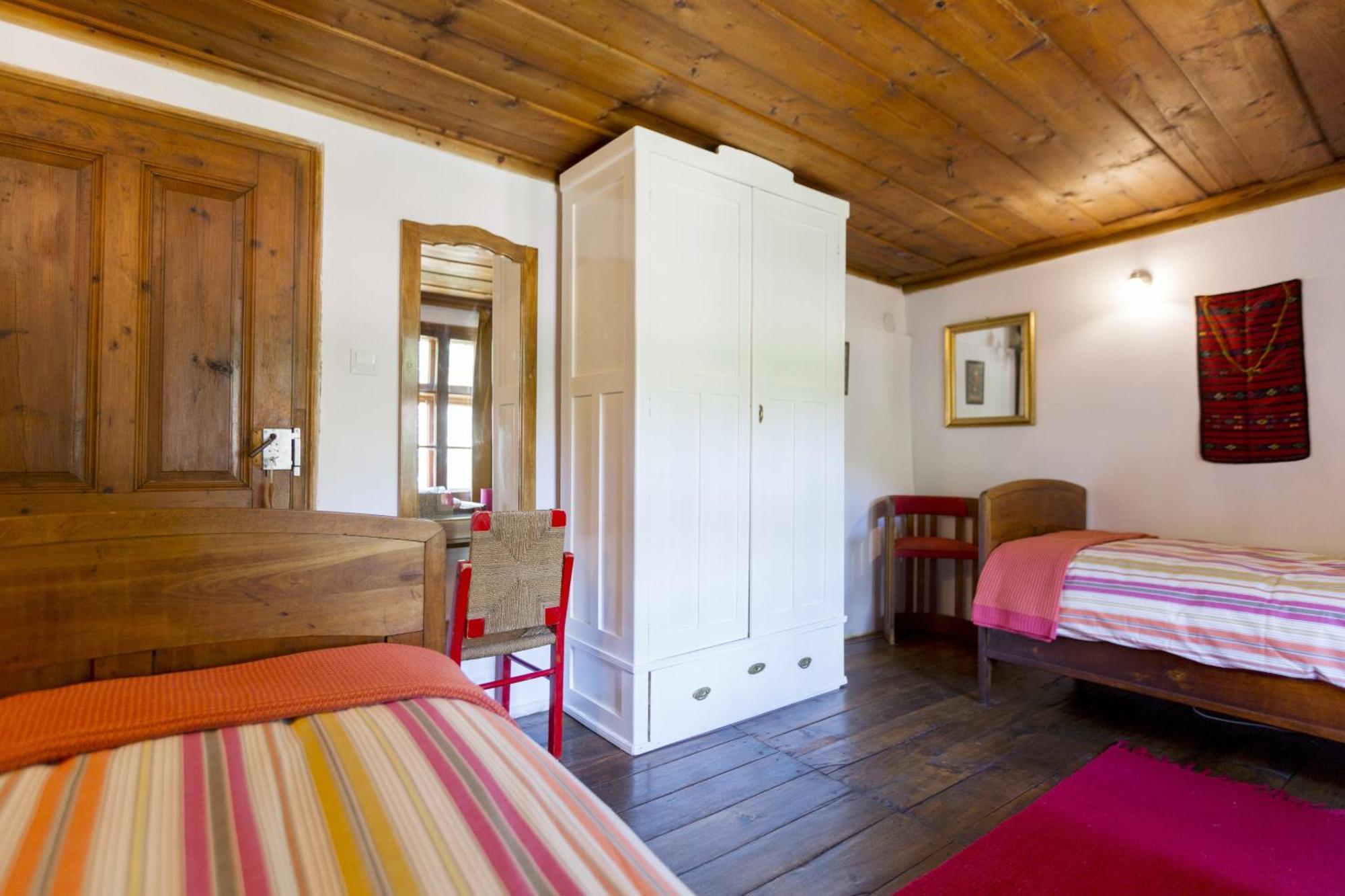 Little River Guest House Gabrovo Exterior photo